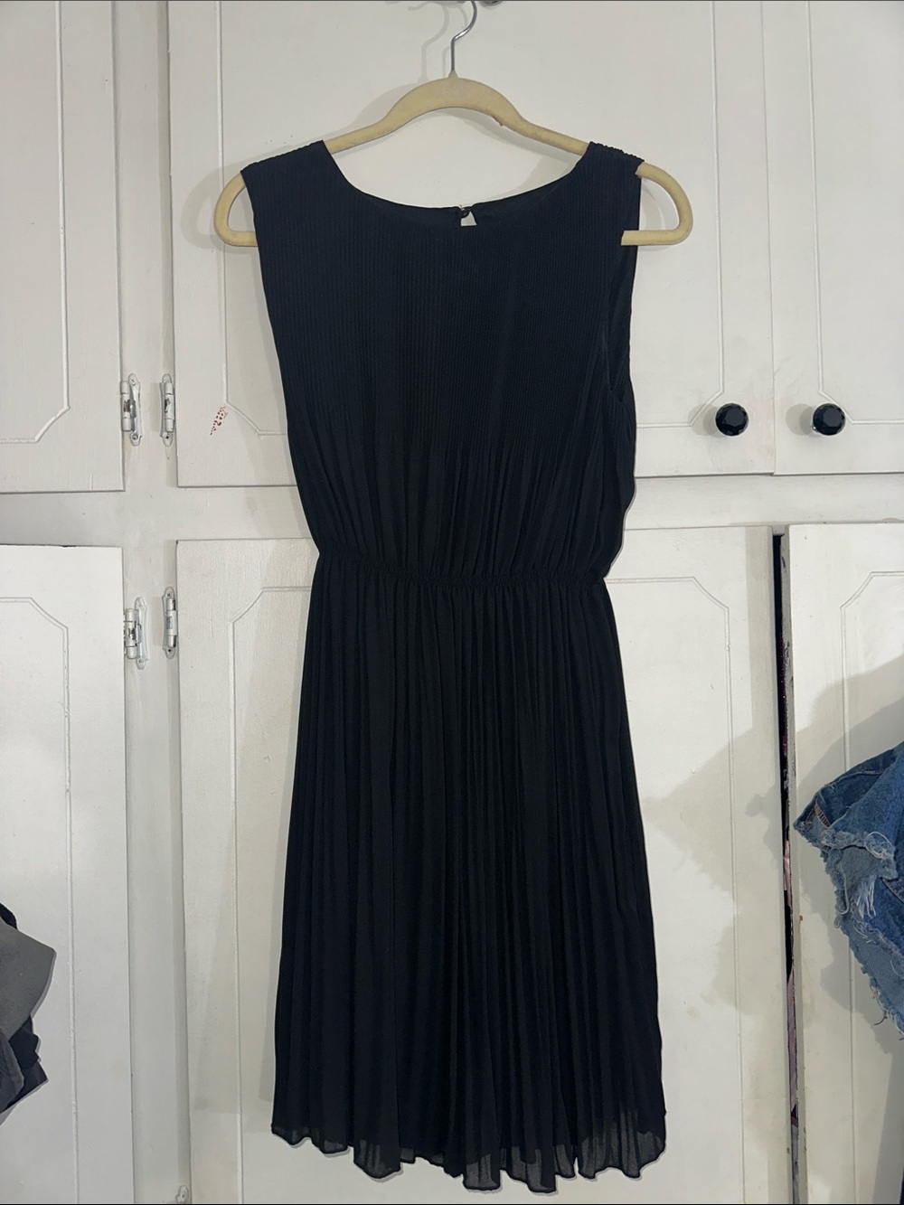 Joe Fresh Black Sleeveless Pleated Midi Dress